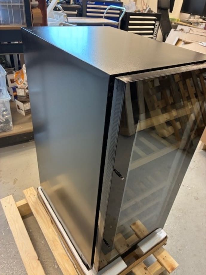 outlet-innbyggbart-vinskap-winecave-800-40d-fullglass-black