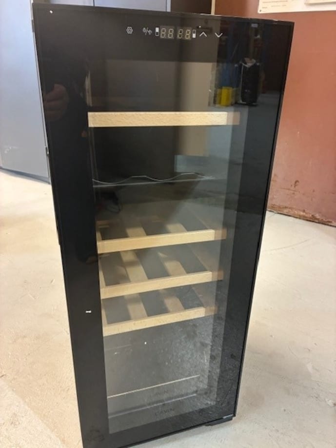 outlet-frittstaende-vinskap-northern-collection-18-black