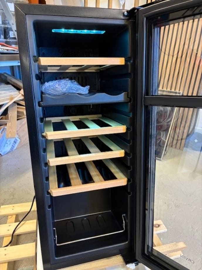 outlet-freistehender-weinkuhlschrank-northern-collection-18-black