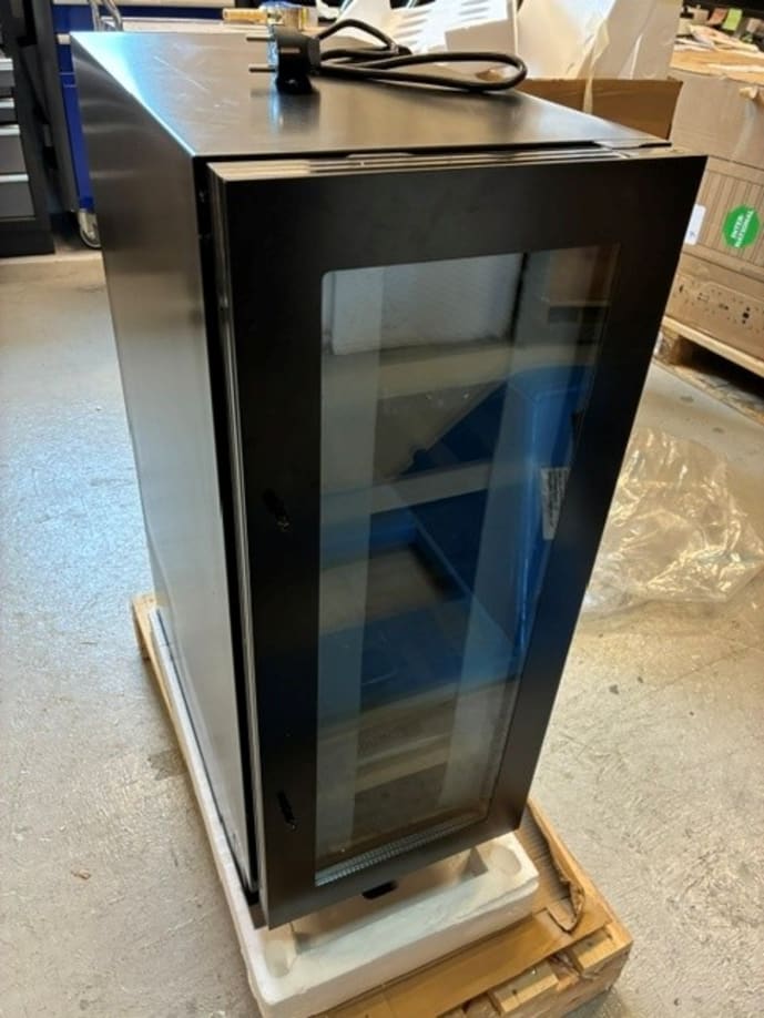 outlet-unterbau-weinkuhlschrank-winecave-700-30d-anthracite-black