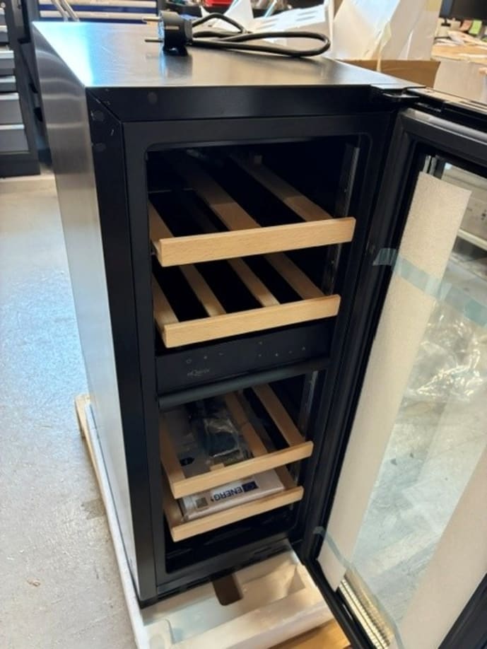 outlet-unterbau-weinkuhlschrank-winecave-700-30d-anthracite-black