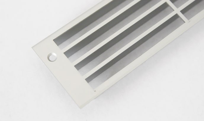ventilationsrist-aluminium-570-x-57-mm