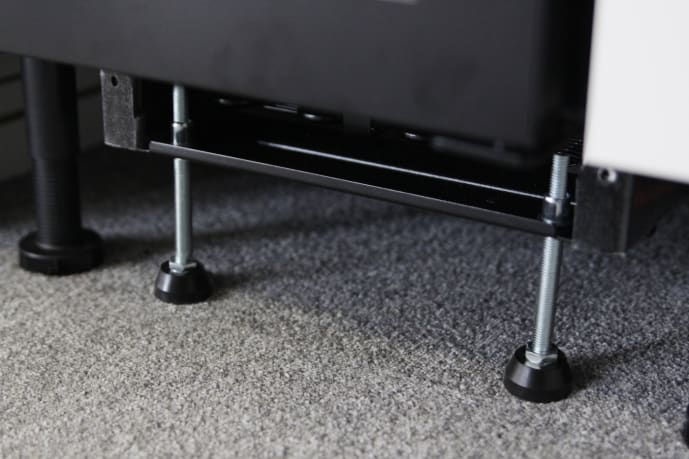 piedino-telescopico-per-le-cantinette-vino-da-incasso-confezione-da-4