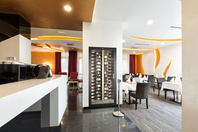 innbyggbart-vinskap-teca-b-h10-black