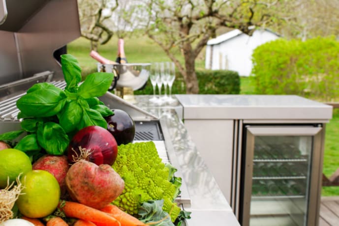 stainless-collection-modul-med-kjoleskap-og-oppbevaringsskap