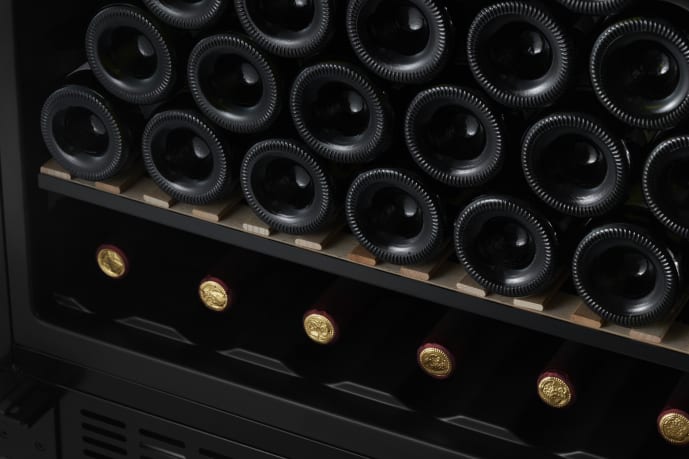 vinopbevaringsskab-winestore-226-solid-black