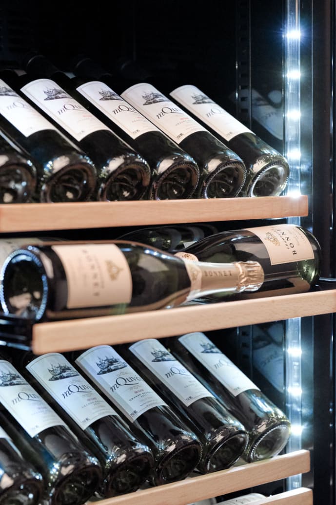 wine-cabinet-velvet-100-glass