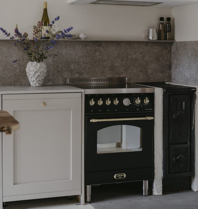 dolce-vita-induktionskomfur-60-cm-1-ovn-sort-messing