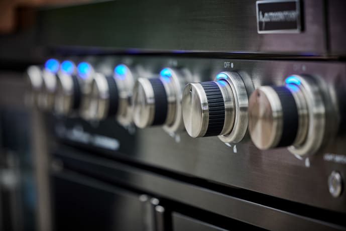 black-collection-fristaende-gasolgrill-med-6-brannare-och-infravarme