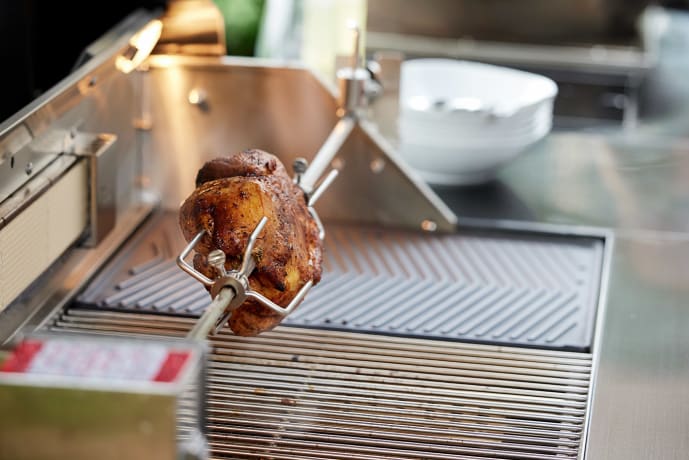 black-collection-frittstaende-gassgrill-med-6-brennere-og-infravarme