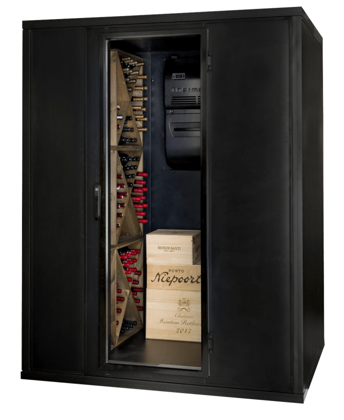 weinklimaraum-mit-tur