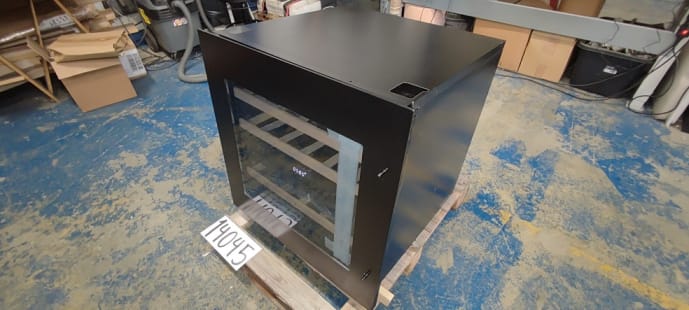 outlet-integrierbarer-weinkuhlschrank-winekeeper-25d-anthracite-black