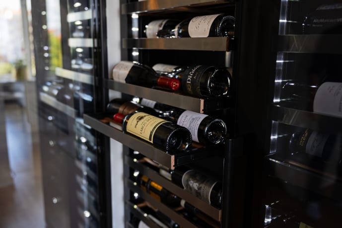 cave-a-vin-encastrable-winecave-slim-182d-fullglass-black