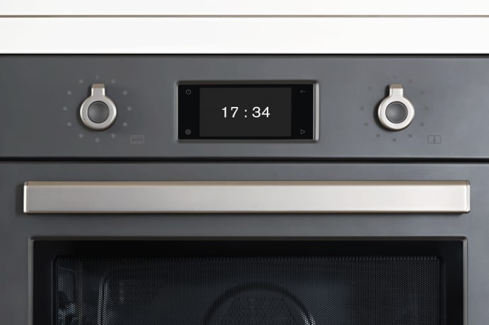 professional-inbyggnadsugn-med-pyrolys-60-cm-carbonio