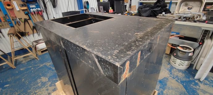 outlet-black-collection-modul-med-diskbank-och-forvaringsskap