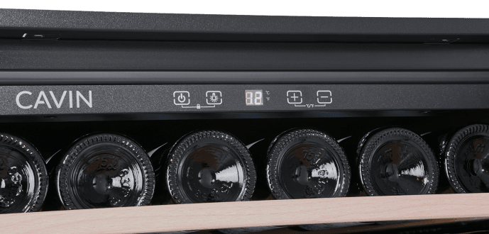 integroitava-viinikaappi-scandinavian-collection-45-fullglass-black