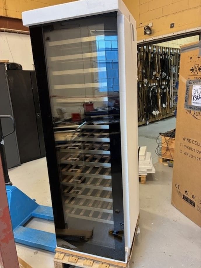 outlet-integrerbart-vinkoleskab-winekeeper-exclusive-112d-push-pull