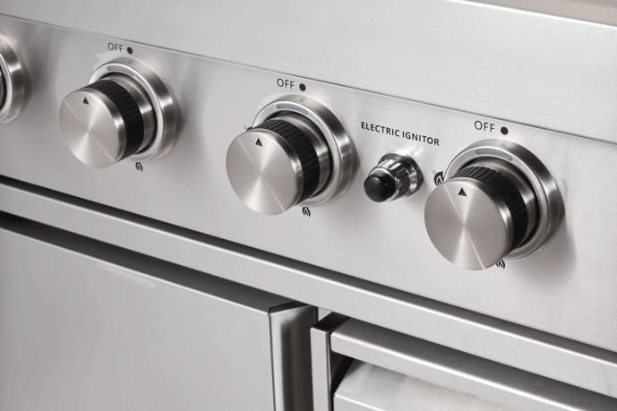 stainless-collection-freistehender-gasgrill-mit-6-brennern-und-powersear-zone-infrarot-inkl-zubehorpaket