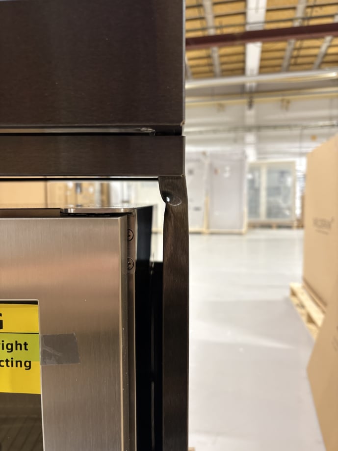 outlet-black-collection-modul-med-kjoleskap-og-oppbevaringsskap