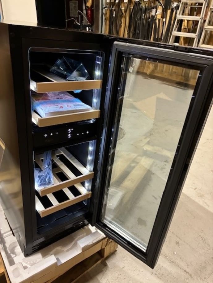 outlet-inbyggbar-vinkyl-winecave-700-30d-anthracite-black
