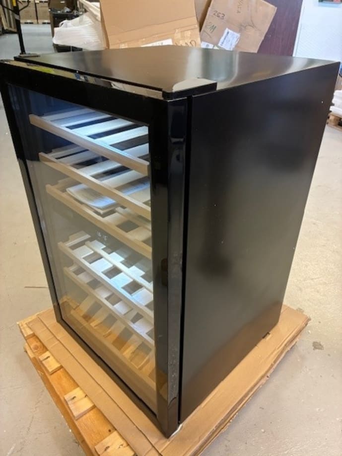 outlet-freistehender-weinkuhlschrank-polar-collection-51