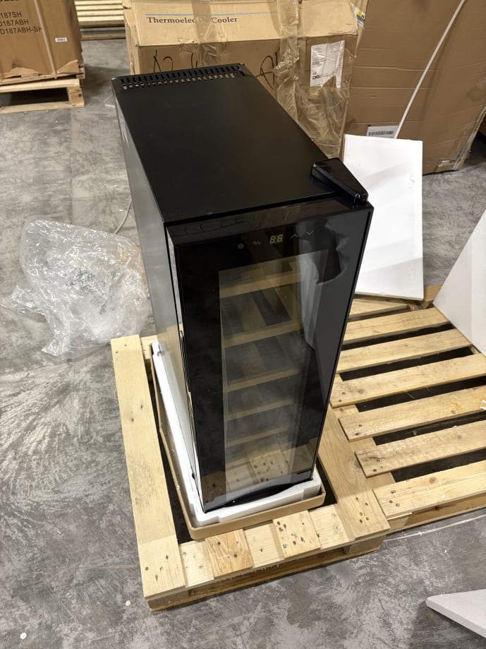 outlet-frittstaende-termoelektrisk-vinskap-northern-collection-14-black