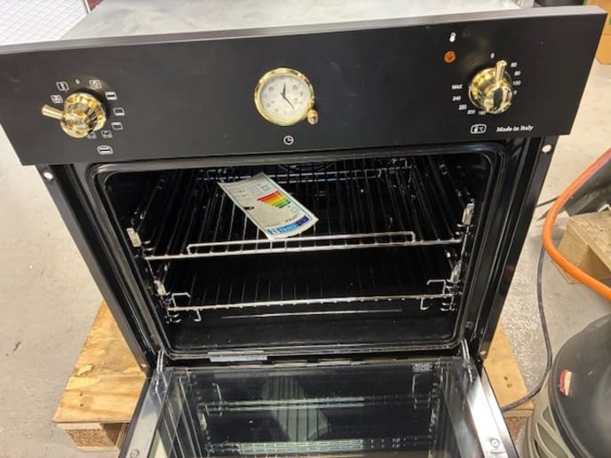 outlet-indbygningsovn-dolce-vita-60-cm-antrasittsort-messing