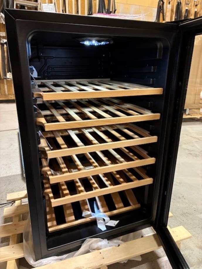 outlet-freistehender-weinkuhlschrank-polar-collection-49