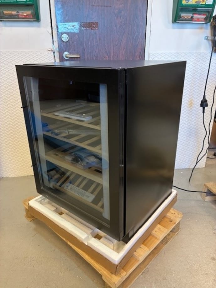 outlet-unterbau-weinkuhlschrank-winecave-700-60s-anthracite-black