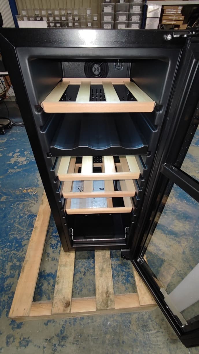 outlet-freistehender-weinkuhlschrank-northern-collection-18-black