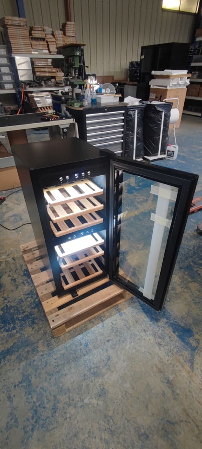 outlet-frittstaende-vinskap-wineexpert-24-fullglass-black