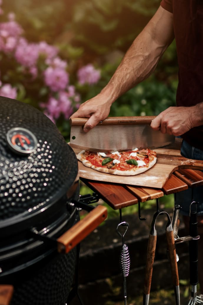 kamado-grilli-keraaminen-grilli-sumo-maxi-musta