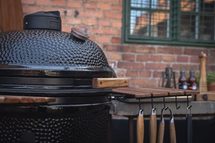 barbecue-kamado-barbecue-en-ceramique-sumo-maxi-noir