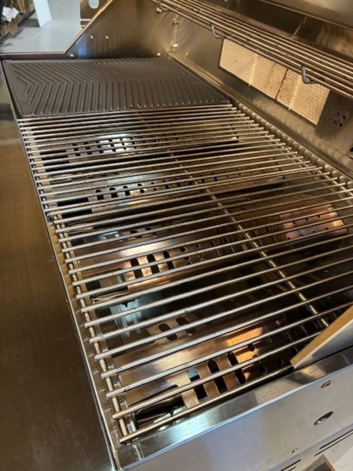 outlet-black-collection-freistehender-gasgrill-mit-6-brennern-und-infrarotbrenner