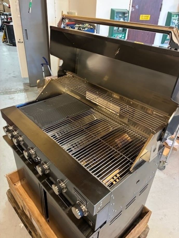 outlet-black-collection-freistehender-gasgrill-mit-6-brennern-und-infrarotbrenner