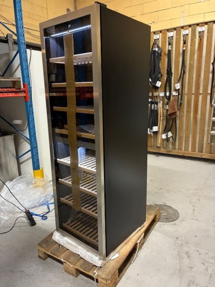 outlet-fristaende-vinkyl-wineexpert-180-stainless