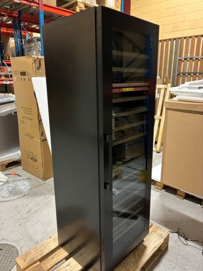 outlet-inbyggbar-vinkyl-winecave-187-anthracite-black-label-view