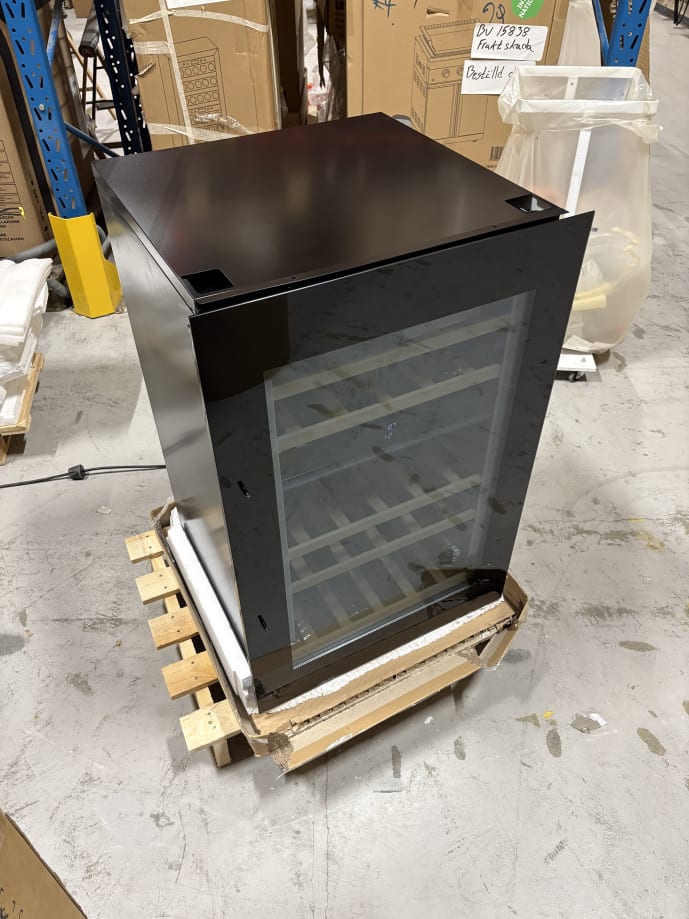 outlet-einbau-weinkuhlschrank-winekeeper-49d-fullglass-black