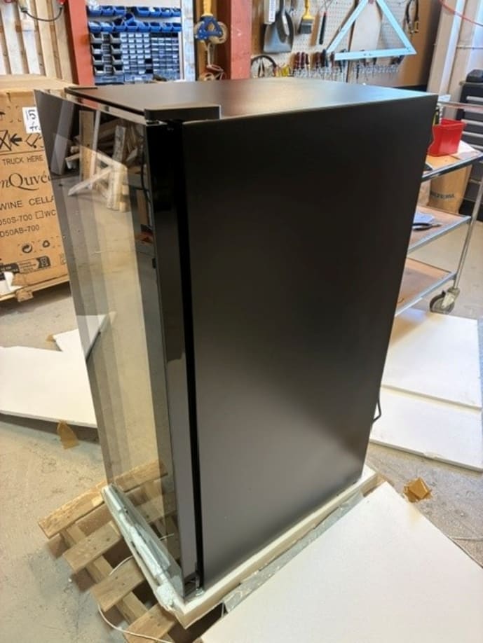outlet-frittstaende-vinskap-wineexpert-38-fullglass-black