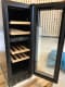 (Outlet) - Innbyggbart vinskap - Arctic Collection 30D Fullglass Black