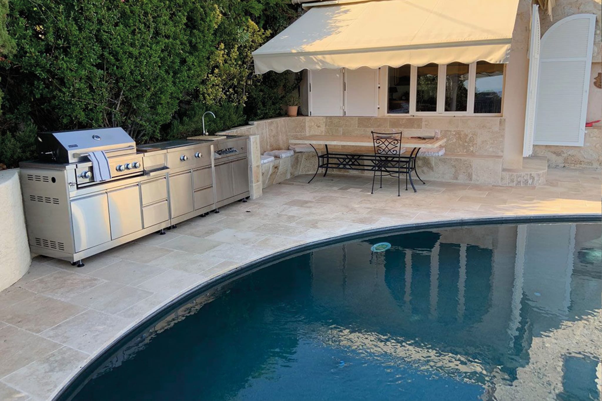 Onze buitenkeukens gaan ook naar het buitenland