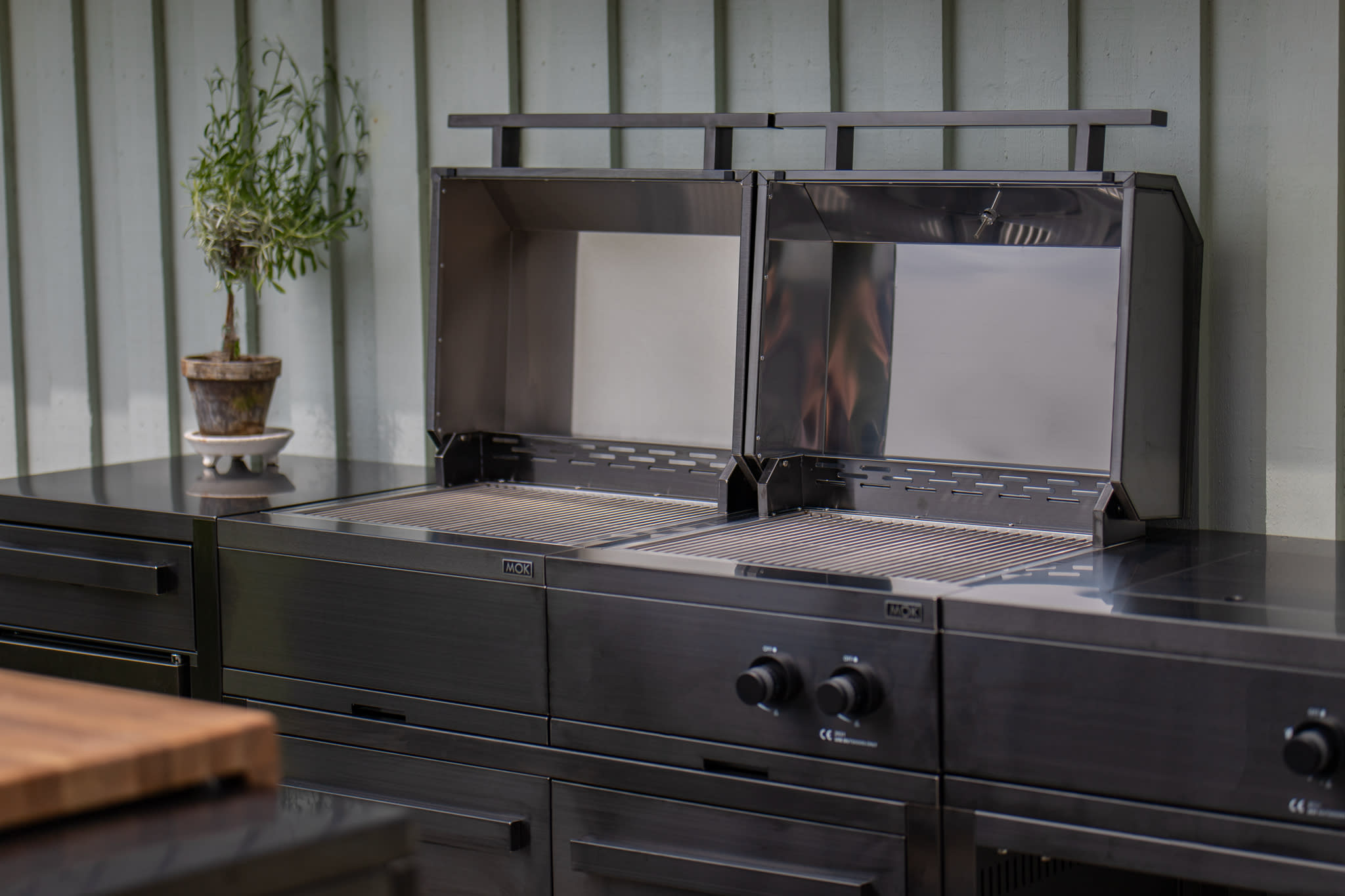 Nordic Line Integrated charcoal grill Black