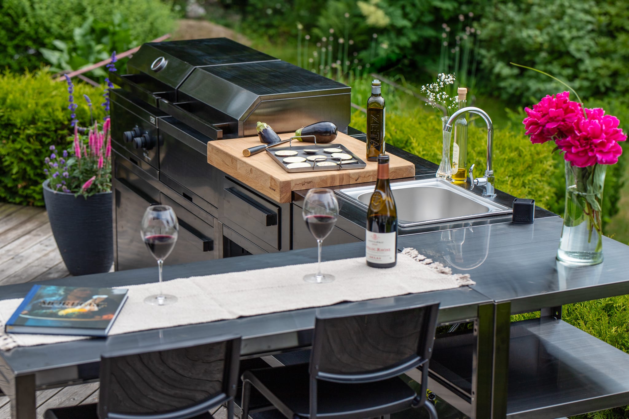 Nordic Line Integrated charcoal grill Black
