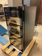 outlet-fristaende-vinkyl-wineexpert-24-fullglass-black