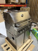outlet-stainless-collection-fristaende-gasolgrill-med-4-effektiva-brannare-och-infravarme