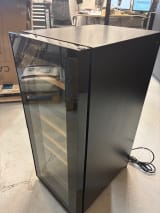 outlet-freistehender-weinkuhlschrank-northern-collection-18-black
