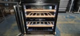 outlet-integrerbart-vinkoleskab-winekeeper-25d-anthracite-black