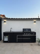 pure-freistehende-outdoorkuche-plus-schwarz