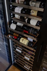 einbau-weinkuhlschrank-winecave-slim-182d-fullglass-black