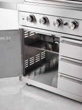 stainless-collection-fritstaende-gasgrill-med-6-br-ndere-og-infrarod-powersear-zone-inkl-tilbehorspakke